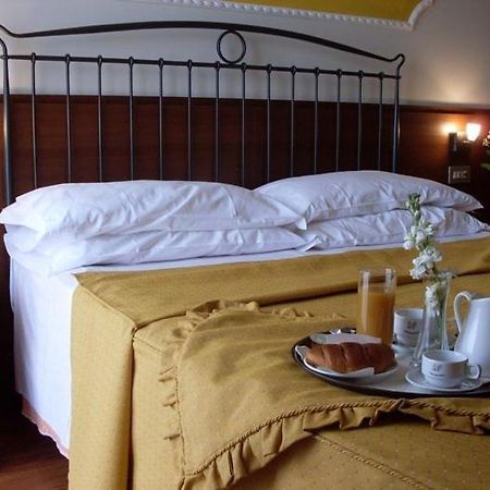 Hotel Isola Di Lauria Lauria Inferiore Rum bild
