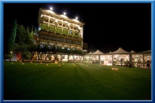 Hotel Isola Di Lauria Lauria Inferiore Exteriör bild