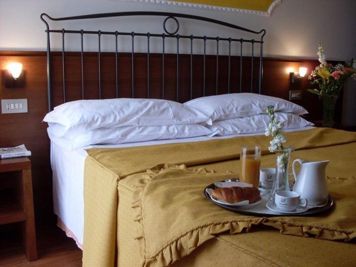 Hotel Isola Di Lauria Lauria Inferiore Rum bild