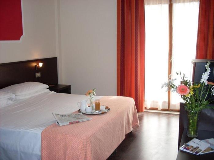 Hotel Isola Di Lauria Lauria Inferiore Rum bild